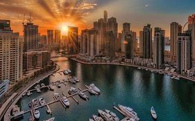 Private Gorgeous Room With Marina View With Shared Kitchen In Shared Apartment