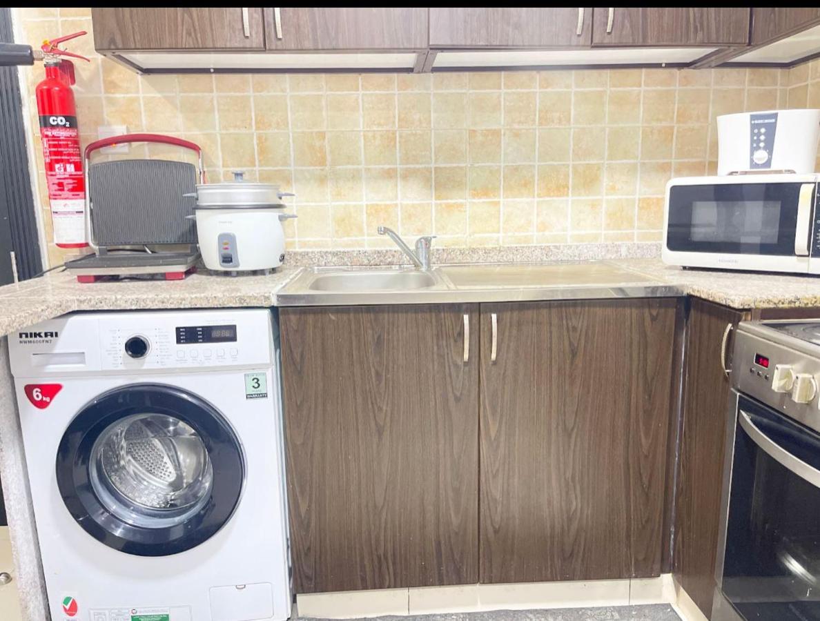 Private Gorgeous Room With Marina View With Shared Kitchen In Shared Apartment Dubai Esterno foto
