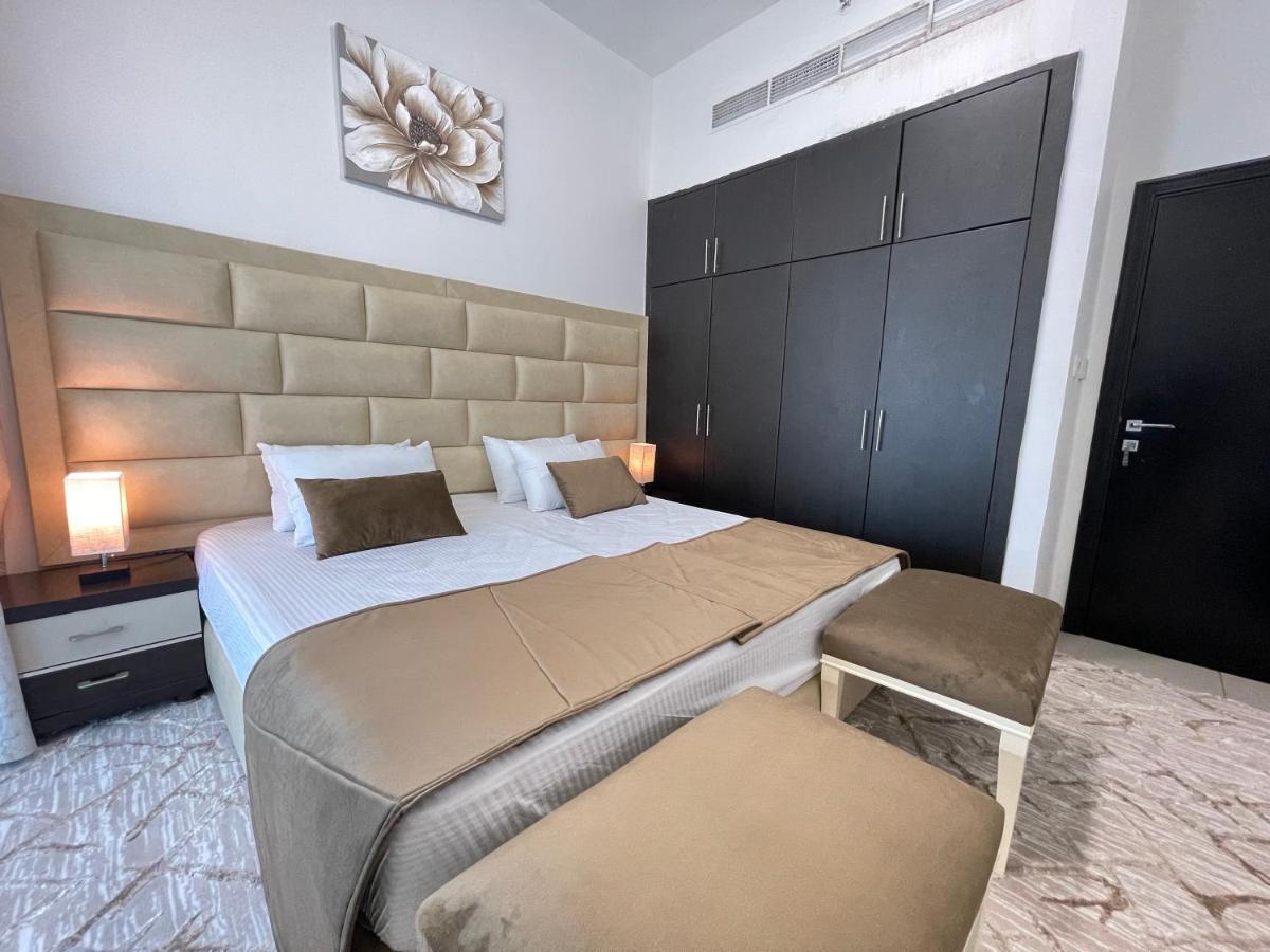 Private Gorgeous Room With Marina View With Shared Kitchen In Shared Apartment Dubai Esterno foto