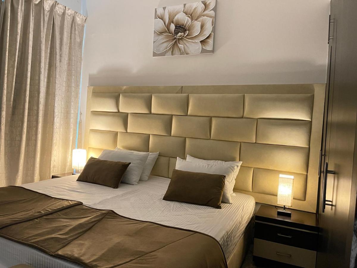 Private Gorgeous Room With Marina View With Shared Kitchen In Shared Apartment Dubai Esterno foto