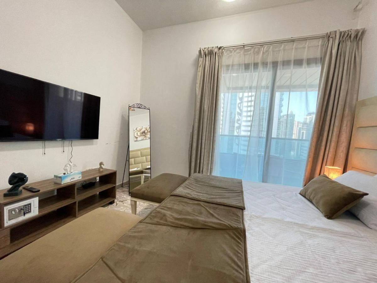 Private Gorgeous Room With Marina View With Shared Kitchen In Shared Apartment Dubai Esterno foto