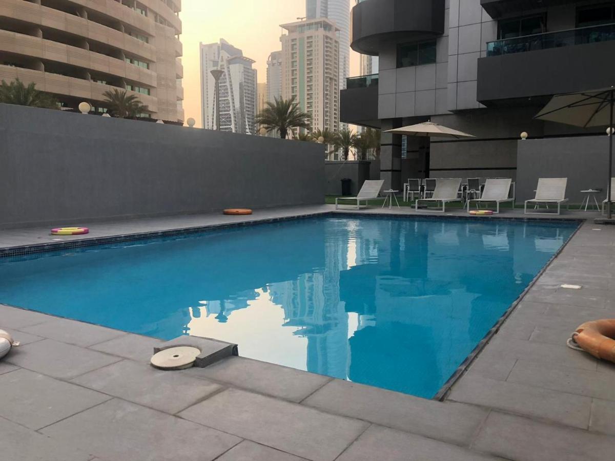 Private Gorgeous Room With Marina View With Shared Kitchen In Shared Apartment Dubai Esterno foto
