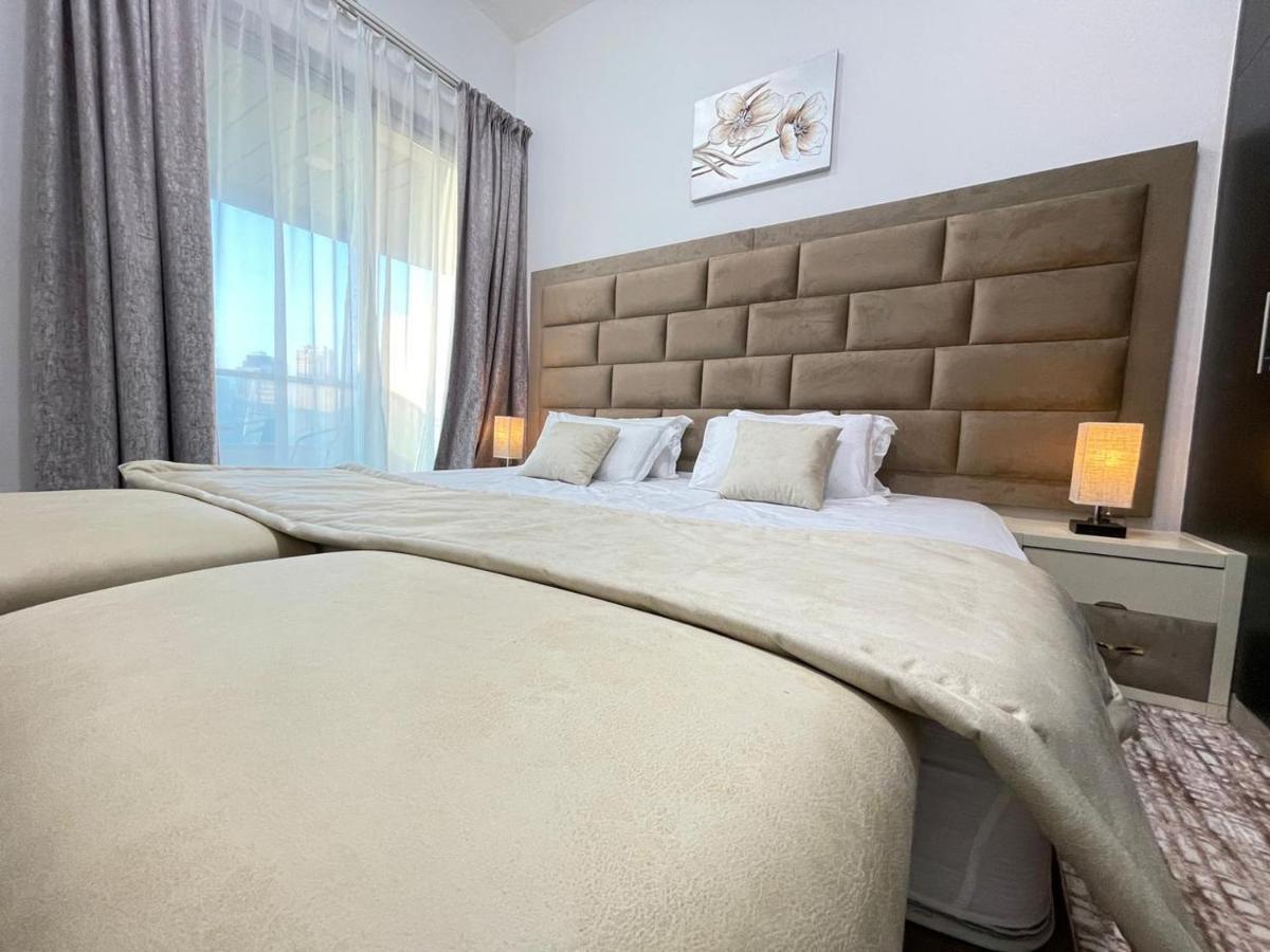 Private Gorgeous Room With Marina View With Shared Kitchen In Shared Apartment Dubai Esterno foto