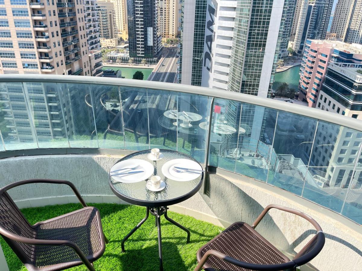 Private Gorgeous Room With Marina View With Shared Kitchen In Shared Apartment Dubai Esterno foto