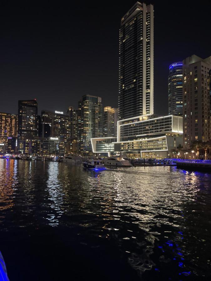 Private Gorgeous Room With Marina View With Shared Kitchen In Shared Apartment Dubai Esterno foto