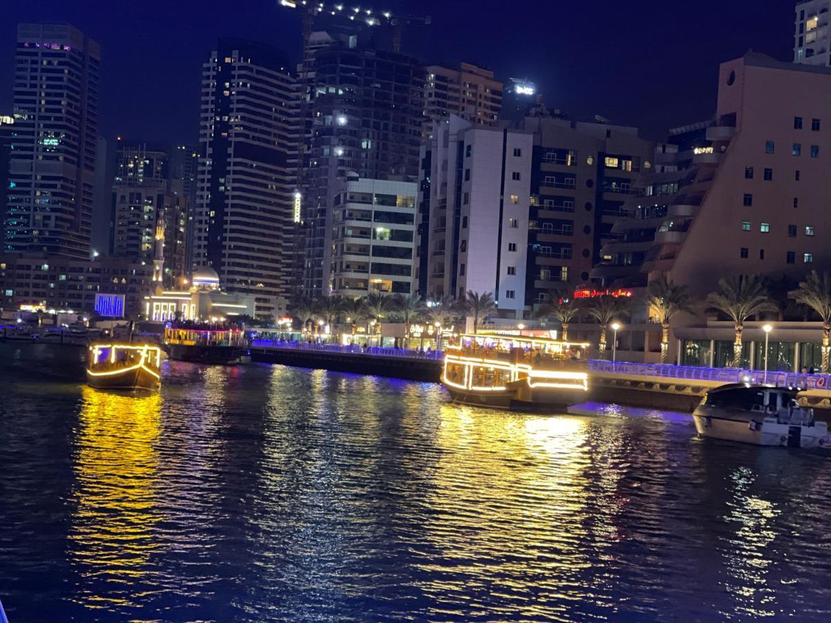 Private Gorgeous Room With Marina View With Shared Kitchen In Shared Apartment Dubai Esterno foto